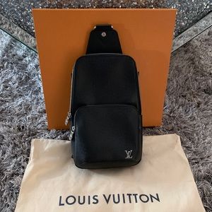 Louis Vuitton Avenue sling bag